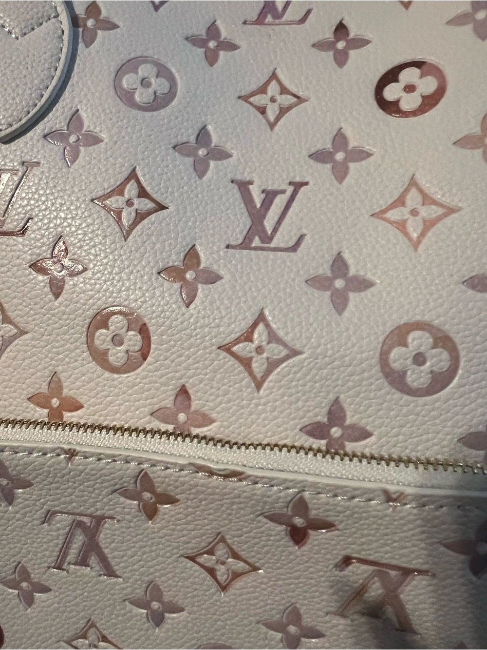Louis Vuitton “Fashion” White and Pink Monogram Neverfull Tote with Pouch - Picture 8 of 11